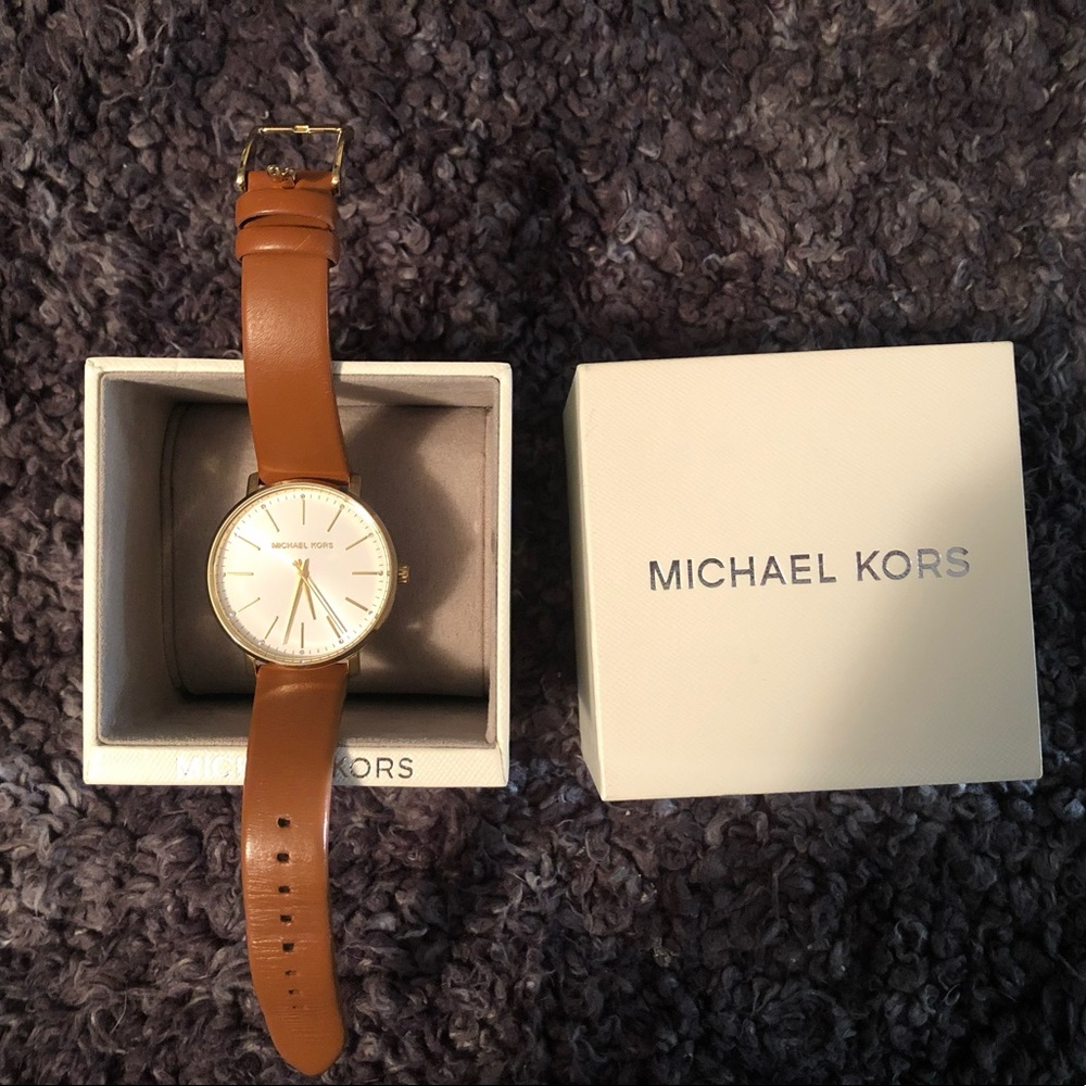 Michael Kors leather watch (needs battery)!